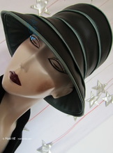rain hat -Venitia- black and green iridescent bronze-khaki, M