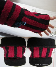 chauffe-poignets manchettes rouge-fushia et noir laine-tricot-recyclés