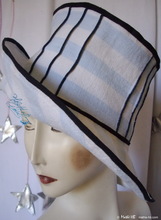 hat, marinades white and pastel-blue lined-cotton 